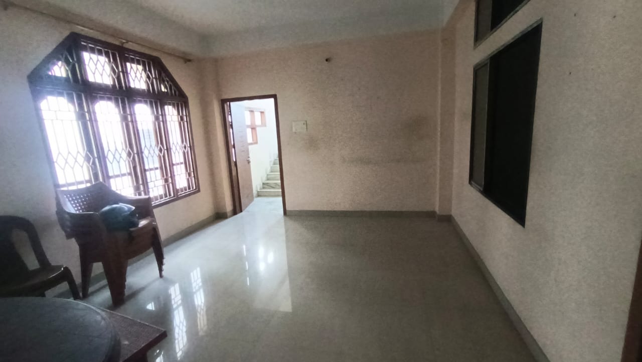 Unfurnished 5 bhk in Hatigaon for Rent